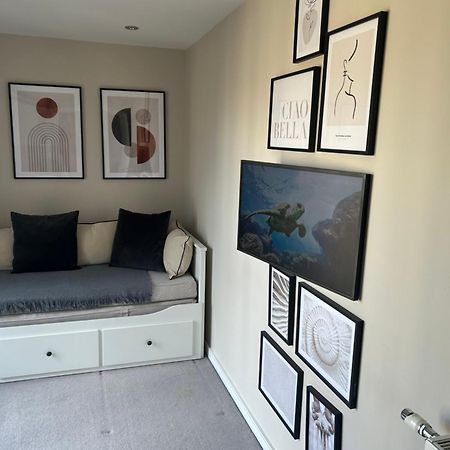 Cosy Bedroom In Luxury Apartment Λονδίνο Εξωτερικό φωτογραφία